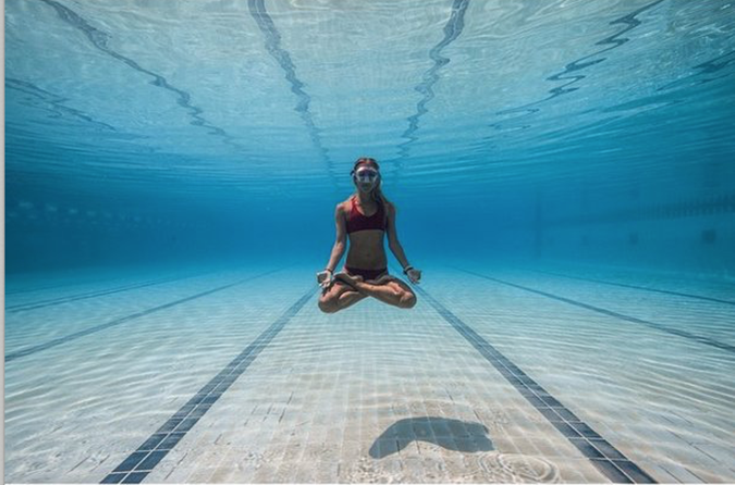 foto debajo del agua yoga instagram